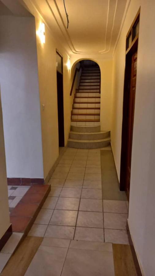 Moments Park Motel Dar es Salaam Bagian luar foto